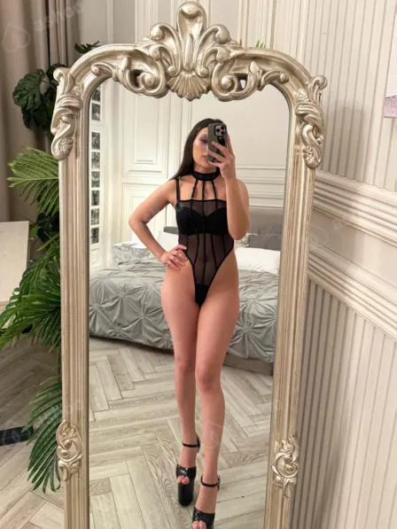 Виола, 28